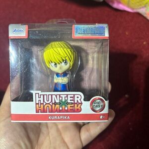 Ada Kurapika Die-Cast Figure – Yellow Hair, Blue & Red Outfit